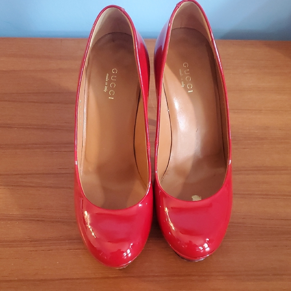 Gucci Glossy Red Women's Pumps